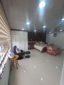 Casa de 5 alcobas en venta en La Esmeralda, Bogotá, 514 m² · foto 4 de 20