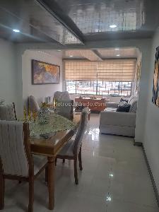 Casa de 5 alcobas en venta en La Esmeralda, Bogotá, 514 m² · foto 3 de 20