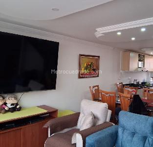 Casa de 3 alcobas en venta en Ciudad Hayuelos, Bogotá, 110 m² · foto 2 de 17