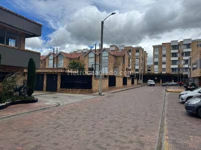 Casa de 3 alcobas en venta en Pinares De Chia Puesta Del Sol, Chía, 176 m² · foto 3 de 20
