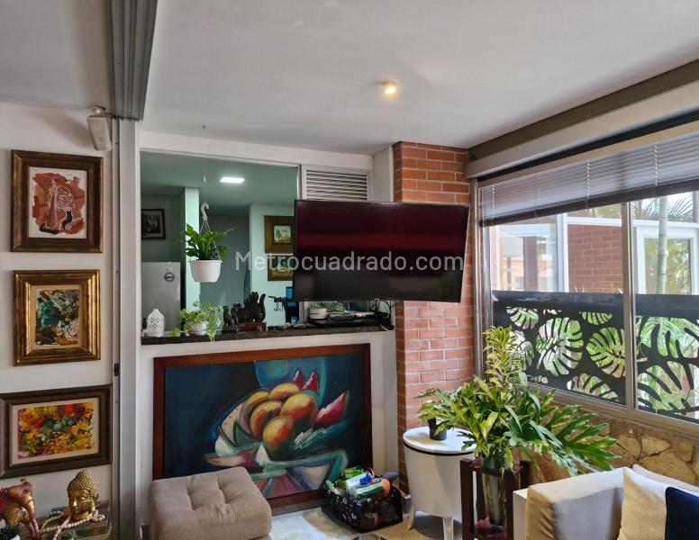 Piso – Golondrinas, Cali - Más