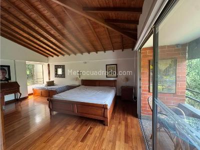 Casa de 3 alcobas en venta en La Sebastiana, Envigado, 251 m² · foto 6 de 18