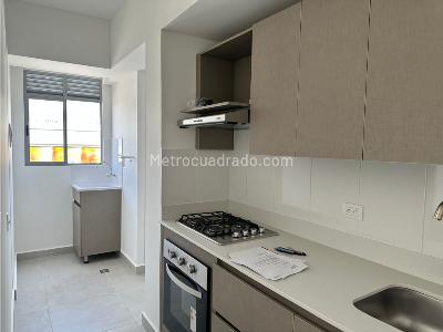 Apartamento de 3 alcobas en venta en Zona 1, Envigado, 80 m² · foto 2 de 18