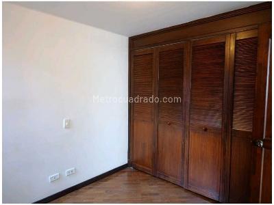 Apartamento de 2 alcobas en venta en Patio Bonito (El Poblado), Medellín, 93 m² · foto 5 de 15