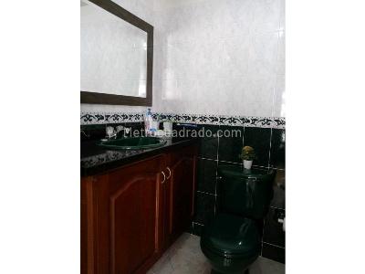 Apartamento de 2 alcobas en venta en Las Cabañitas, Bello, 128 m² · foto 13 de 18