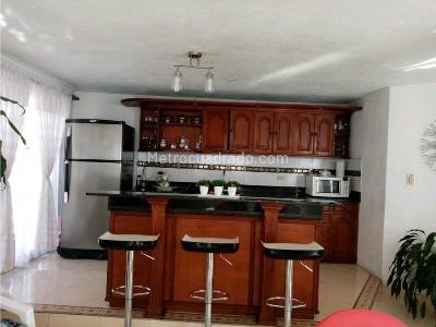 Apartamento de 2 alcobas en venta en Las Cabañitas, Bello, 128 m² · foto 15 de 18