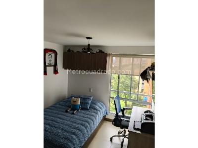 Apartamento de 3 alcobas en venta en Loma De Las Brujas, Envigado, 92 m² · foto 2 de 20