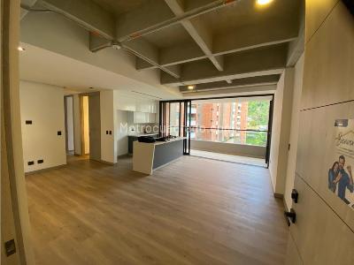 Apartamento de 2 alcobas en venta en Loma De Los Mesa, Envigado, 86 m² · foto 2 de 20