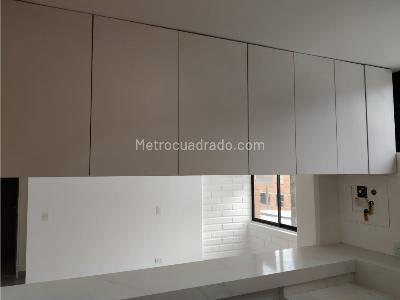 Apartaestudio en venta en El Poblado, Medellín, 48 m² · foto 7 de 20