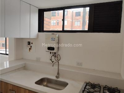 Apartaestudio en venta en El Poblado, Medellín, 48 m² · foto 9 de 20