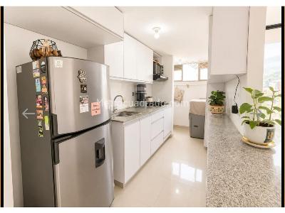 Apartamento en venta en Loma Del Barro, Envigado · foto 2 de 11