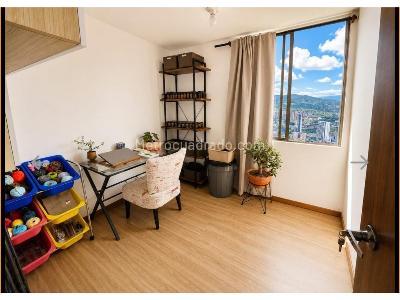Apartamento en venta en Loma Del Barro, Envigado · foto 10 de 11