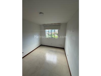 Apartamento de 3 alcobas en venta en Transversal Inferior, Medellín, 74 m² · foto 5 de 14
