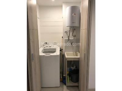 Apartaestudio en venta en Loma De Los Bernal, Medellín, 57 m² · foto 11 de 16