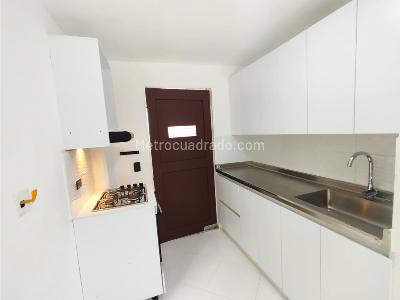 Apartamento de 3 alcobas en venta en El Poblado, Medellín, 78 m² · foto 10 de 20