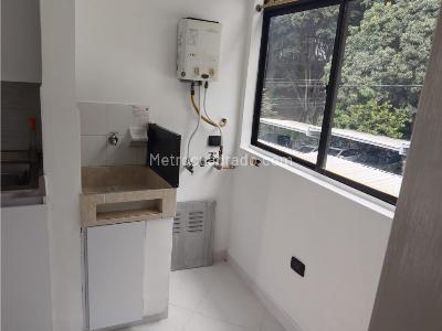 Apartamento de 3 alcobas en venta en El Poblado, Medellín, 78 m² · foto 11 de 20