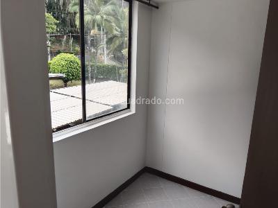 Apartamento de 3 alcobas en venta en El Poblado, Medellín, 78 m² · foto 12 de 20