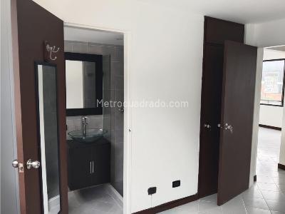 Apartamento de 3 alcobas en venta en El Poblado, Medellín, 78 m² · foto 14 de 20