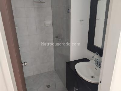 Apartamento de 3 alcobas en venta en El Poblado, Medellín, 78 m² · foto 18 de 20