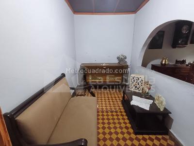 Casa de 5 alcobas en venta en San Antonio De Prado, Medellín, 360 m² · foto 3 de 13