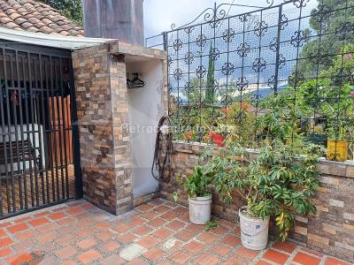 Casa de 5 alcobas en venta en San Antonio De Prado, Medellín, 360 m² · foto 9 de 13