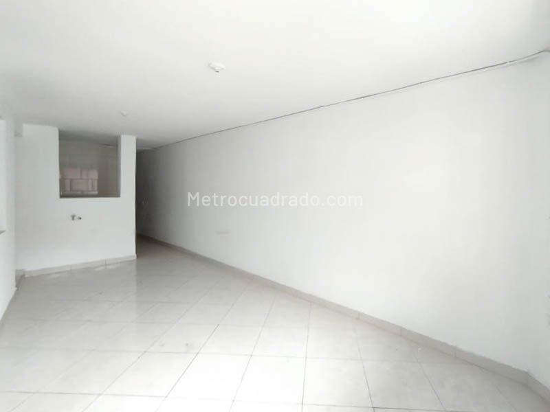 2BR Apartment for Rent Near Santa Lucía Station (1st Floor) - 3