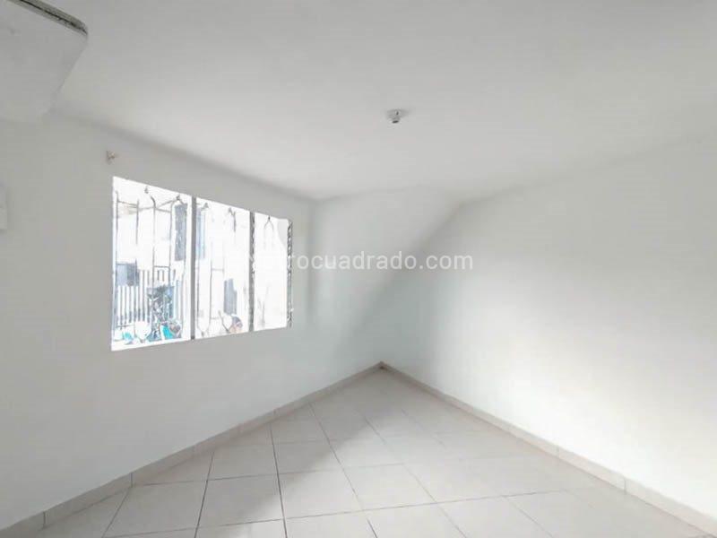 2BR Apartment for Rent Near Santa Lucía Station (1st Floor) - 4