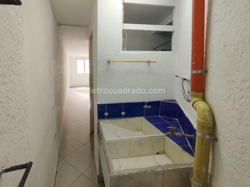 2BR Apartment for Rent Near Santa Lucía Station (1st Floor) - 9