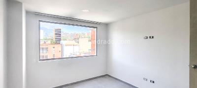 Apartamento de 2 alcobas en arriendo en Laureles, Medellín, 85 m² · foto 2 de 8