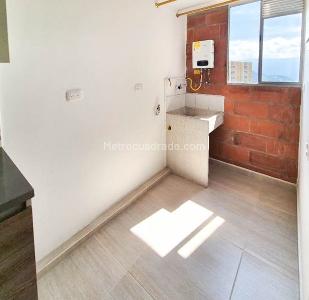 Apartamento de 3 alcobas en arriendo en Cabecera San Antonio De Prado, Medellín, 60 m² · foto 11 de 12