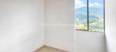 Apartamento de 2 alcobas en arriendo en Cabecera San Antonio De Prado, Medellín, 54 m² · foto 7 de 11