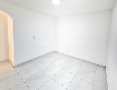 Apartamento de 2 alcobas en arriendo en Bariloche, Itagüí, 54 m² · foto 3 de 12