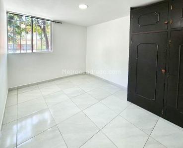 Apartamento de 2 alcobas en arriendo en Bariloche, Itagüí, 54 m² · foto 7 de 12