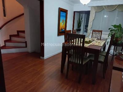 Casa de 5 alcobas en venta en Normandia, Bogotá, 177 m² · foto 11 de 20