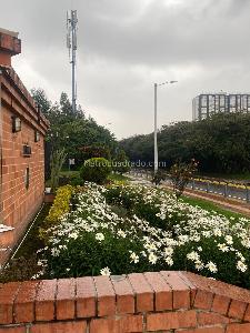 Casa de 3 alcobas en venta en Prado Pinzon, Bogotá, 96 m² · foto 2 de 11