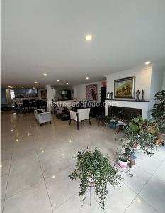 Apartamento en venta en Santa Barbara Occidental, Bogotá · foto 3 de 10