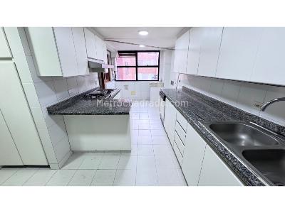 Apartamento en venta en El Refugio, Bogotá · foto 3 de 11