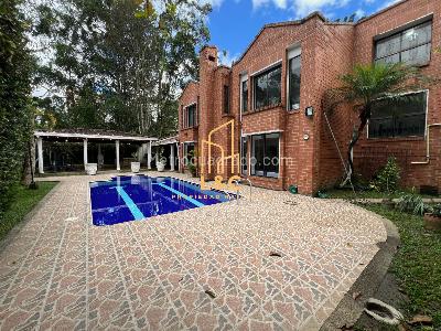Casa de 4 alcobas en venta en Loma Benedictinos, Envigado, 625 m² · foto 18 de 20