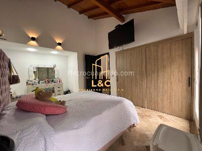 Casa de 4 alcobas en venta en Loma Benedictinos, Envigado, 625 m² · foto 5 de 20