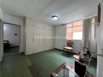 Casa de 5 alcobas en venta en Laureles, Medellín, 400 m² · foto 10 de 20