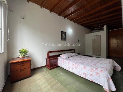 Casa de 5 alcobas en venta en Laureles, Medellín, 400 m² · foto 11 de 20