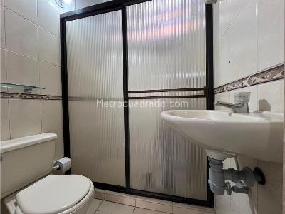 Casa de 5 alcobas en venta en Laureles, Medellín, 400 m² · foto 12 de 20