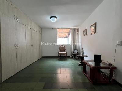 Casa de 5 alcobas en venta en Laureles, Medellín, 400 m² · foto 13 de 20