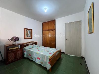 Casa de 5 alcobas en venta en Laureles, Medellín, 400 m² · foto 14 de 20