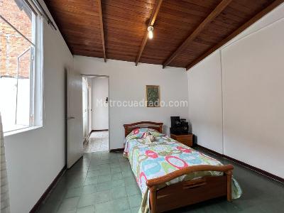 Casa de 5 alcobas en venta en Laureles, Medellín, 400 m² · foto 15 de 20