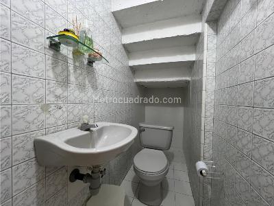 Casa de 5 alcobas en venta en Laureles, Medellín, 400 m² · foto 3 de 20