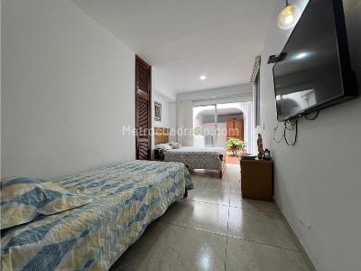 Casa de 5 alcobas en venta en Laureles, Medellín, 400 m² · foto 4 de 20
