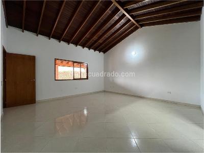 Casa de 3 alcobas en arriendo en Envigado, Medellín, 400 m² · foto 6 de 18
