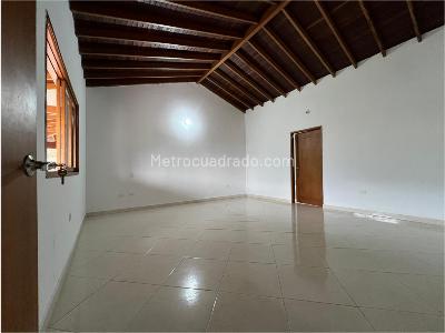 Casa de 3 alcobas en arriendo en Envigado, Medellín, 400 m² · foto 7 de 18