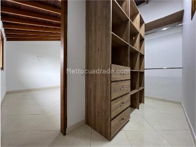 Casa de 3 alcobas en arriendo en Envigado, Medellín, 400 m² · foto 12 de 18